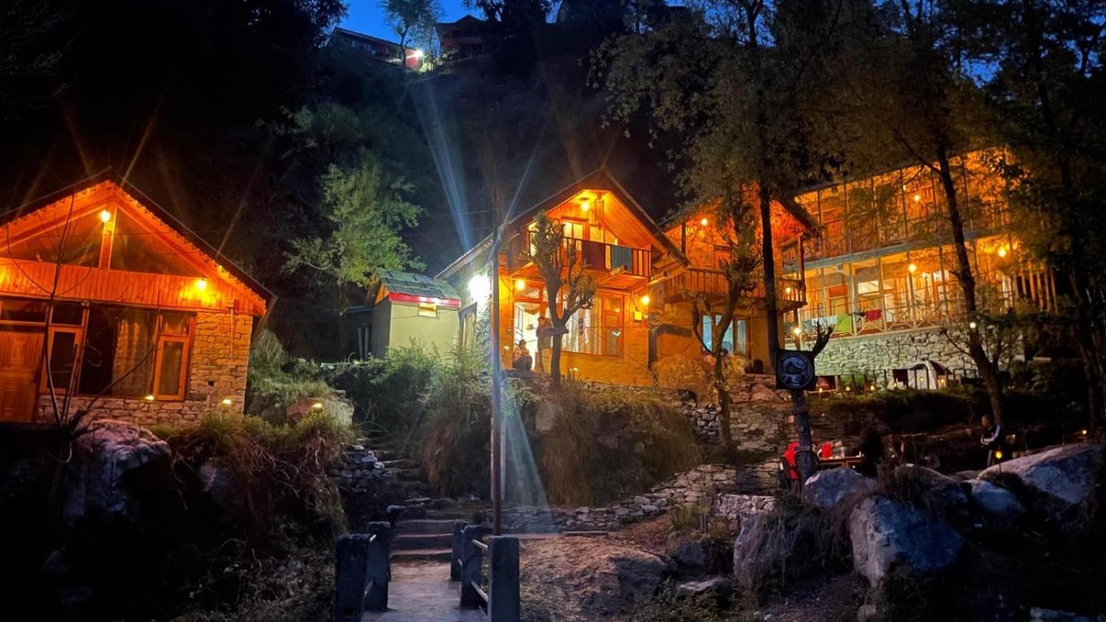 The Cozy Cabin, Jibhi Banjar Exterior photo